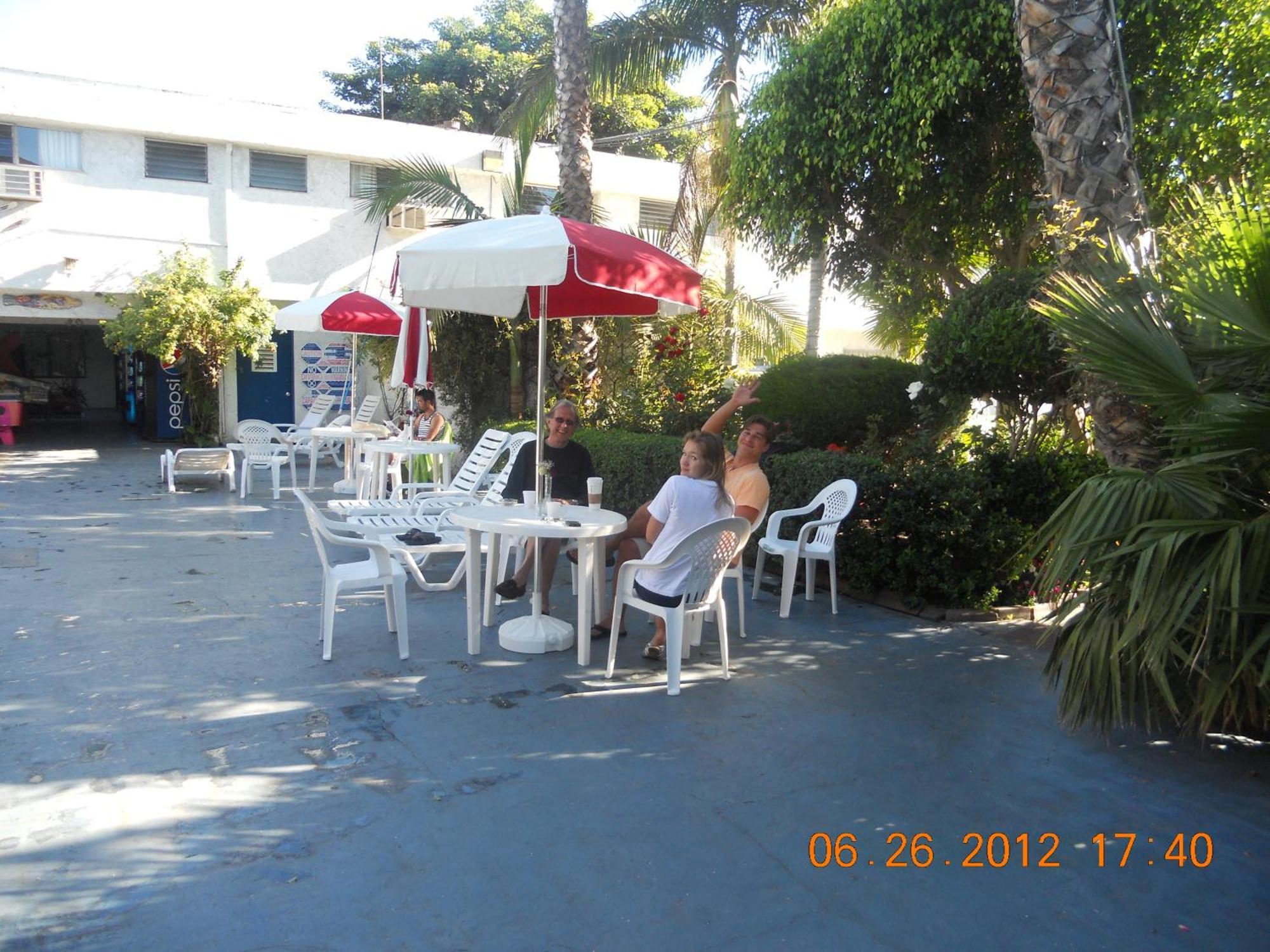 Tradewinds Airport Hotel Inglewood Exterior foto